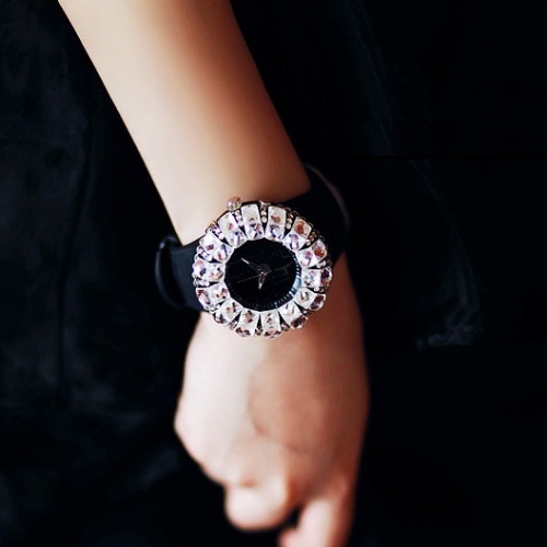 ΓΥΝΑΙΚΕΙΟ ΡΟΛΟΙ DIAMOND